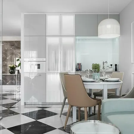 Queen グディニャ